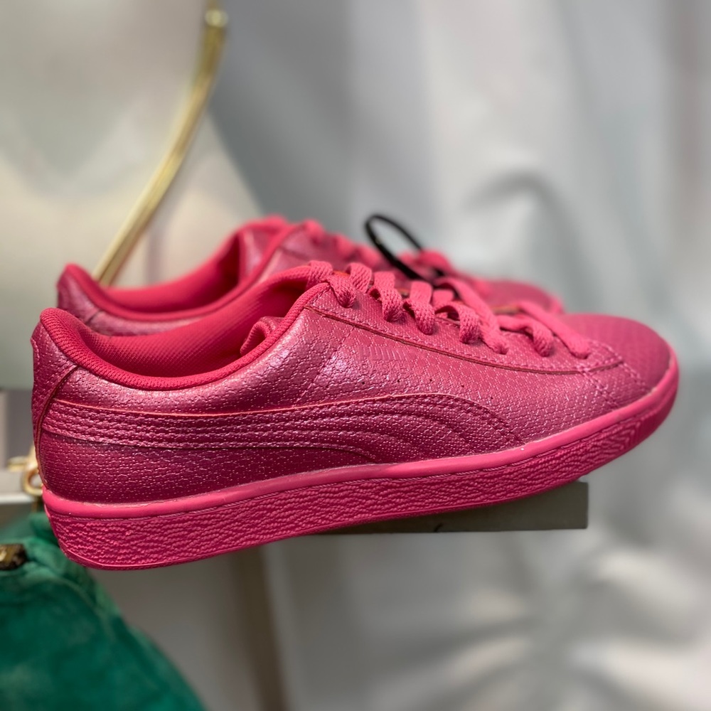 *NEW* Puma Women's Basket Future Minimal 8 Pink